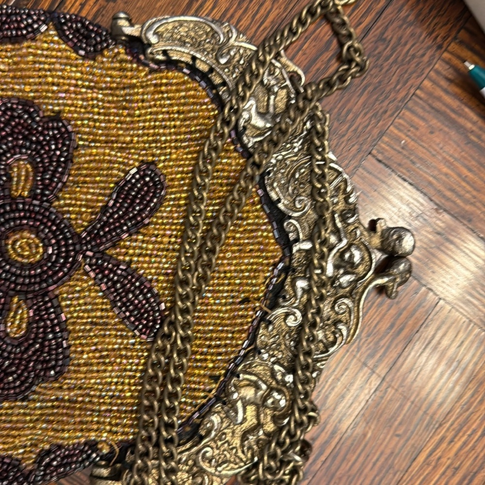 Beautiful beaded evening purse lined with 100% silk inside - Picture 2 of 2
